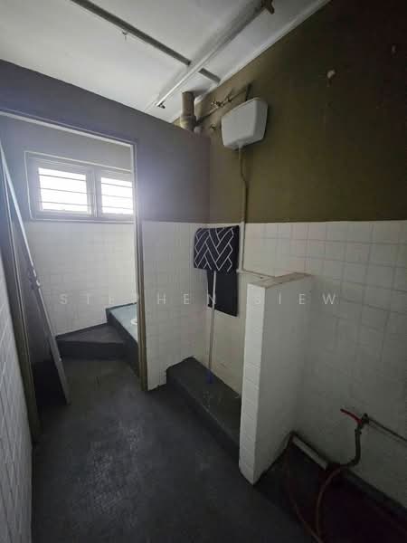 Kedai / Pejabat untuk Disewa di Taman Canning (Ipoh) - Stephen Siew - Bathroom - PropertyGuru.com.my