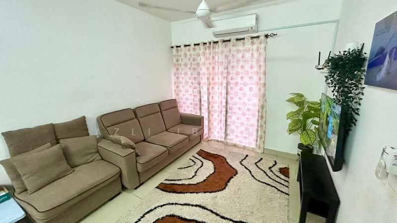 Kondominium untuk Dijual di D'Kristal Apartment (Pangsapuri D'Kristal) - Azli Ibrahim - Living Room - PropertyGuru.com.my