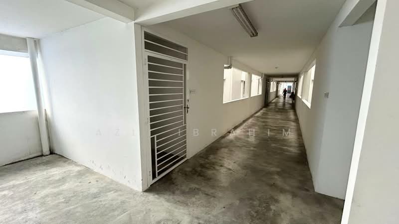 Kondominium untuk Dijual di D'Kristal Apartment (Pangsapuri D'Kristal) - Azli Ibrahim - Corridor - PropertyGuru.com.my