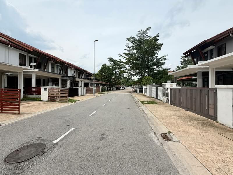2-storey Terraced House for Sale in Alam Sari (Bangi) - Azli Ibrahim - Exterior - PropertyGuru.com.my