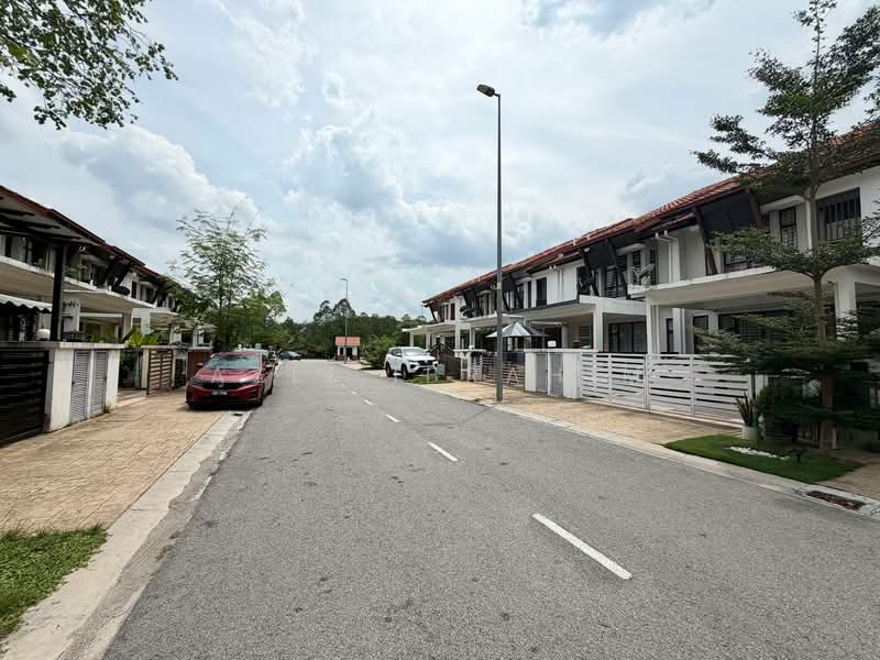 2-storey Terraced House for Sale in Alam Sari (Bangi) - Azli Ibrahim - Exterior - PropertyGuru.com.my