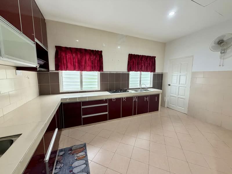 2-storey Terraced House for Sale in Alam Sari (Bangi) - Azli Ibrahim - Kitchen - PropertyGuru.com.my