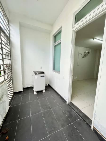 2-storey Terraced House for Sale in Taman Mount Austin (Tebrau) - Jovel Lim - Balcony - PropertyGuru.com.my