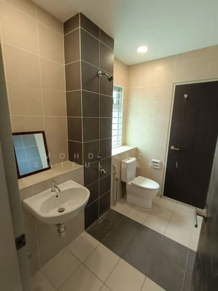 Rumah Teres 2-Tingkat untuk Dijual di Dengkil (Selangor) - Mohd Aizat Saiful Bahri - Bathroom - PropertyGuru.com.my