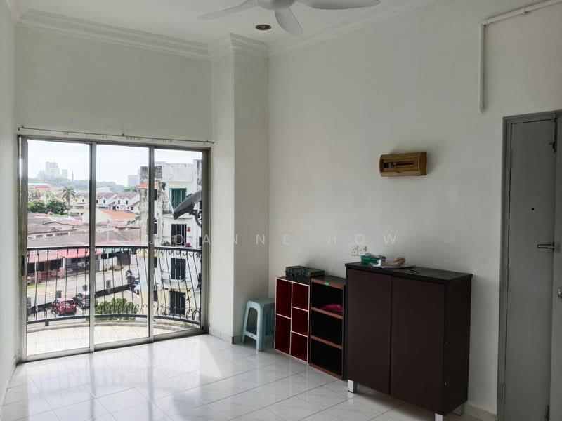 Pangsapuri untuk Dijual di Sri Johor - Joanne How - Living Room - PropertyGuru.com.my