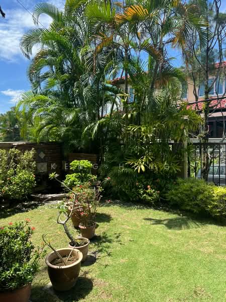 Semi-Detached House for Sale in Sungai Buloh (Selangor) - Keng Hong - Garden - PropertyGuru.com.my