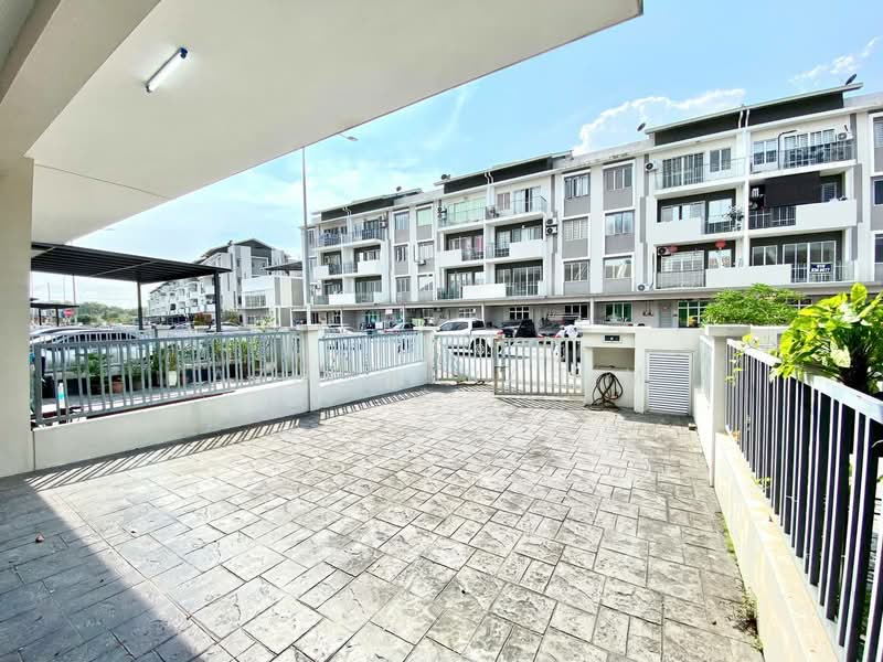 2-storey Terraced House for Sale in Taman Tasik Semenyih (Semenyih) - Azli Ibrahim - Exterior - PropertyGuru.com.my