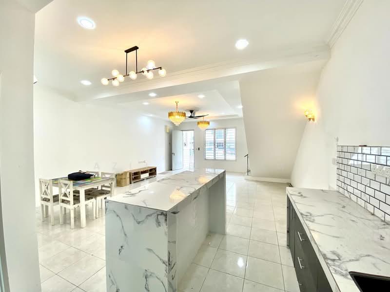 2-storey Terraced House for Sale in Taman Tasik Semenyih (Semenyih) - Azli Ibrahim - Living Room - PropertyGuru.com.my