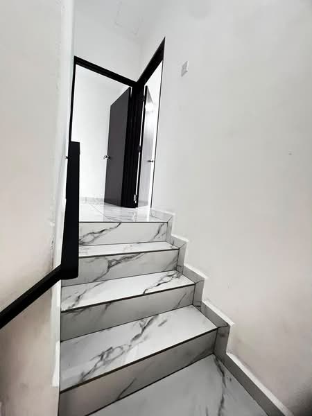 Rumah Teres 2 Tingkat untuk Dijual di Taman Ungku Tun Aminah (Skudai) - Lynn SL - Interior - PropertyGuru.com.my