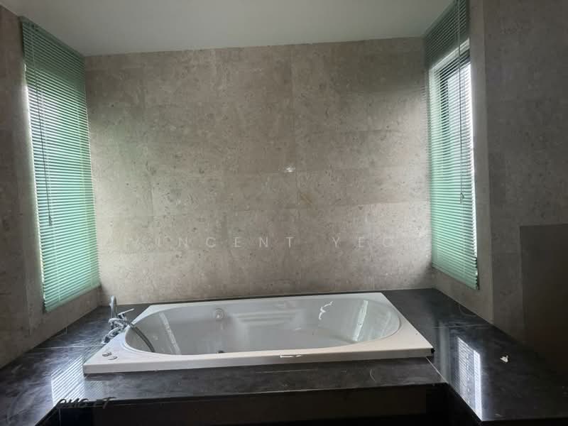 Rumah Teres untuk Dijual di Duta Villa (Setia Alam) - Vincent Yeoh - Bathroom - PropertyGuru.com.my