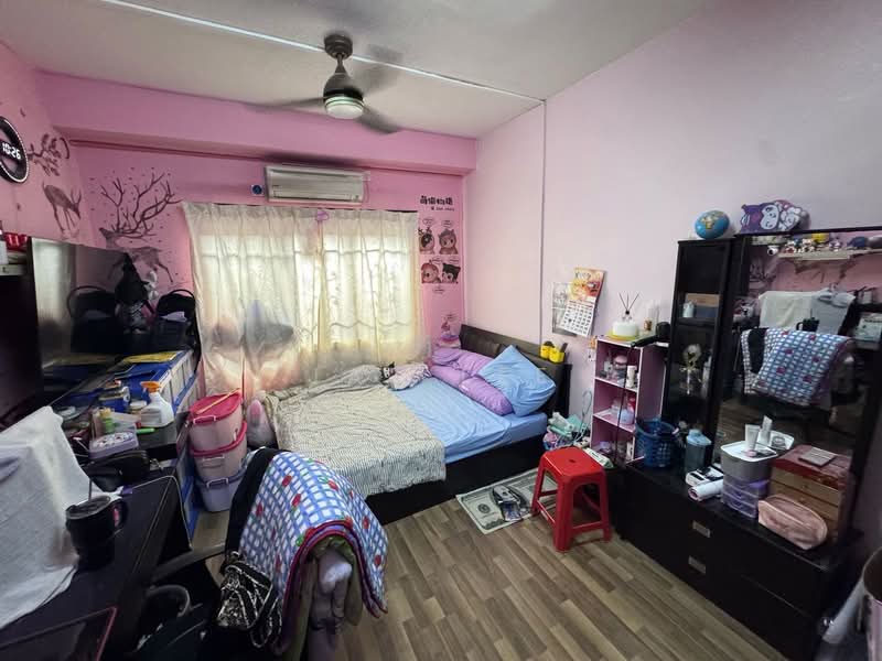 1.5-storey Terraced House for Sale in Mutiara Rini (Skudai) - Jaz Lee - PropertyGuru.com.my