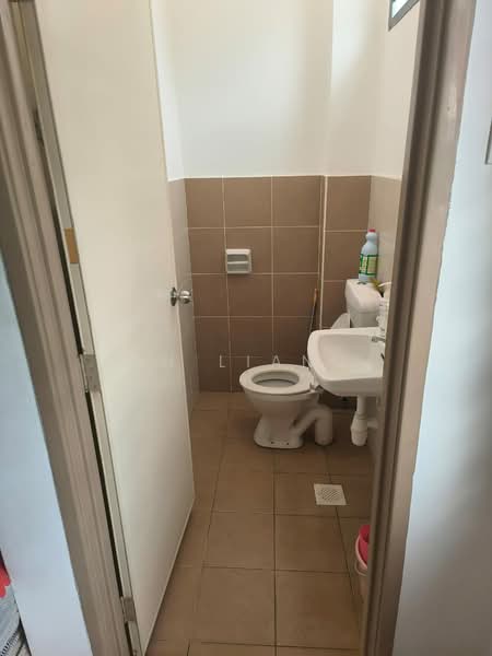 2-storey Terraced House for Sale in Taman Daya (Johor Bahru) - Ah Liang - Bathroom - PropertyGuru.com.my