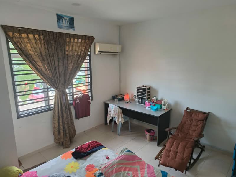 2-storey Terraced House for Sale in Taman Daya (Johor Bahru) - Ah Liang - Bedroom - PropertyGuru.com.my