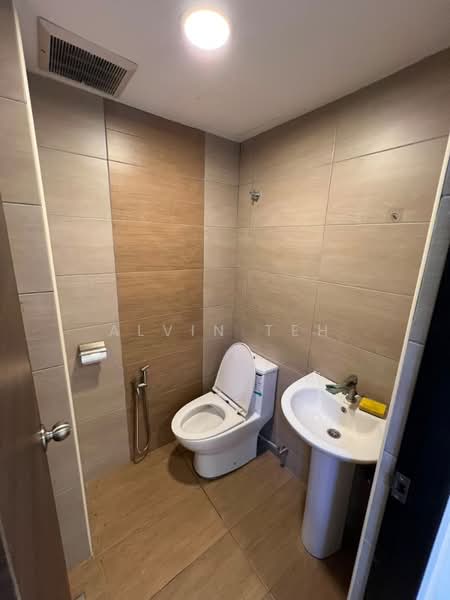Kedai / Pejabat untuk Disewa di Bandar Puteri Puchong (Puchong) - Alvin Teh - Bathroom - PropertyGuru.com.my