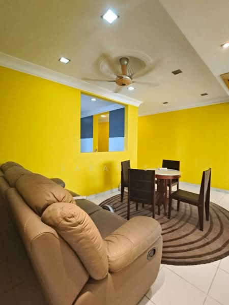 Condominium for Sale at The Tamarind - Saran SK - Living Room - PropertyGuru.com.my