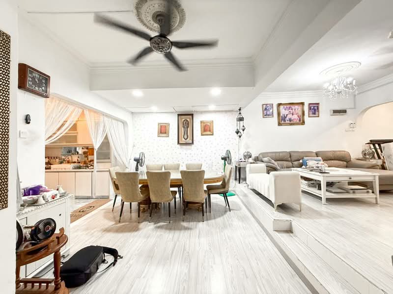 Rumah Teres 2 Tingkat untuk Dijual di Taman Selayang Indah (Selayang) - Azli Ibrahim - Living Room - PropertyGuru.com.my