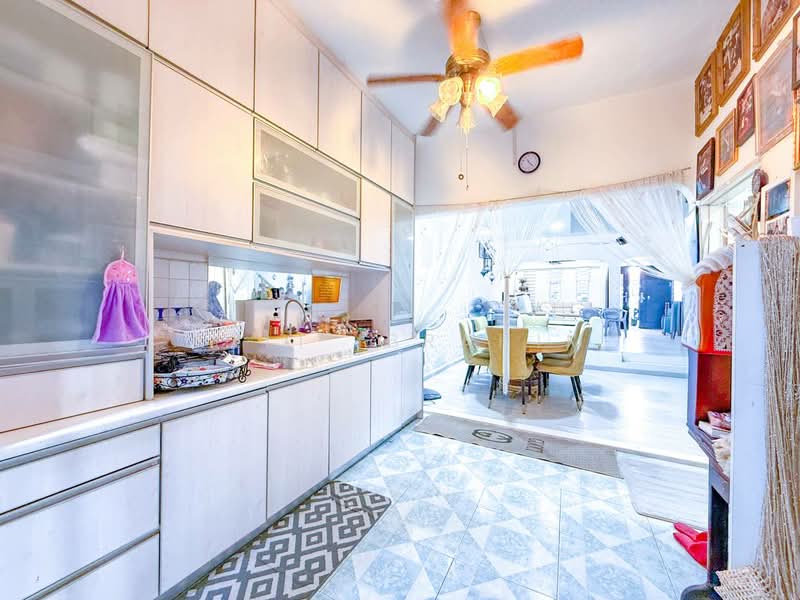Rumah Teres 2 Tingkat untuk Dijual di Taman Selayang Indah (Selayang) - Azli Ibrahim - Kitchen - PropertyGuru.com.my
