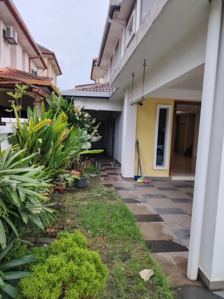 Rumah Berkembar untuk Dijual di Bandar Tun Hussein Onn (Cheras) - Kenny Lai - Exterior - PropertyGuru.com.my