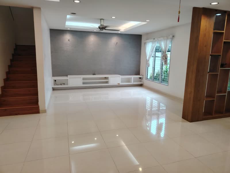 Rumah Berkembar untuk Dijual di Bandar Tun Hussein Onn (Cheras) - Kenny Lai - Living Room - PropertyGuru.com.my