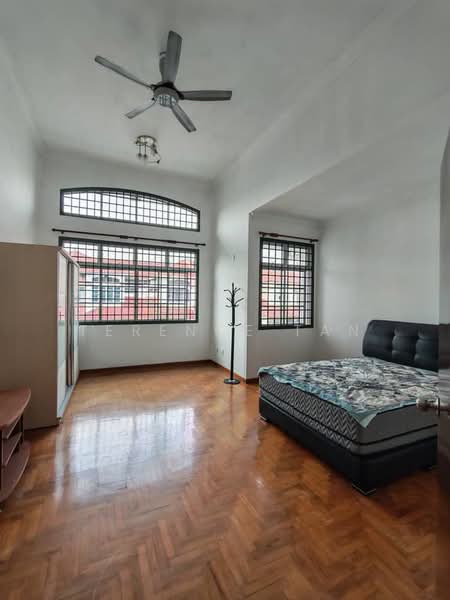 Rumah Teres 2 Tingkat untuk Dijual di Taman Gaya (Ulu Tiram) - Terence Tan - Bedroom - PropertyGuru.com.my