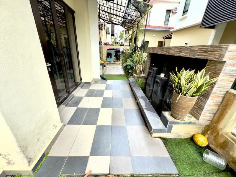 Rumah Berkembar untuk Dijual di Taman Tropika 2 (Kajang) - Azli Ibrahim - Exterior - PropertyGuru.com.my