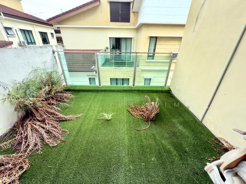 Rumah Berkembar untuk Dijual di Taman Tropika 2 (Kajang) - Azli Ibrahim - Garden - PropertyGuru.com.my