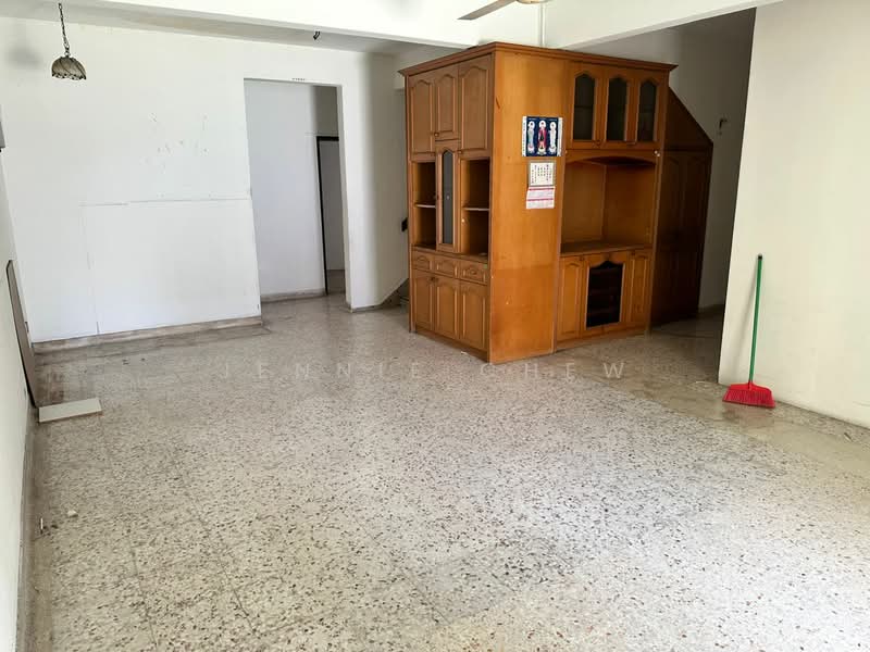 Commercial Semi-D for Rent in Taman Pelangi (Johor Bahru) - Jennie Chew - Living Room - PropertyGuru.com.my