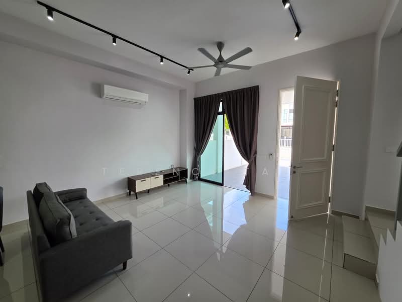 Rumah Teres 2 Tingkat untuk Disewa di Kota Masai (Pasir Gudang) - Terence Tan - Living Room - PropertyGuru.com.my