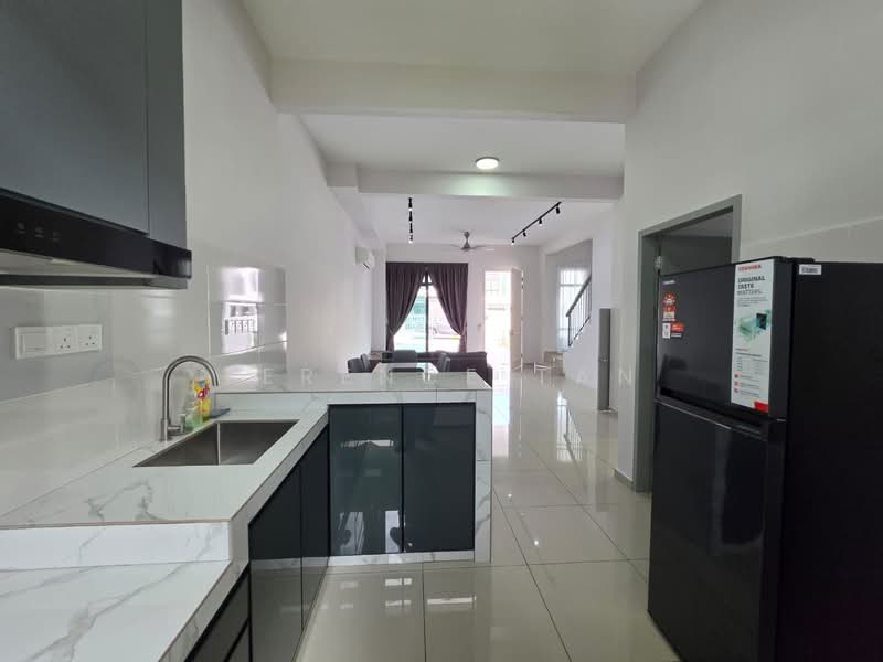 Rumah Teres 2 Tingkat untuk Disewa di Kota Masai (Pasir Gudang) - Terence Tan - Kitchen - PropertyGuru.com.my