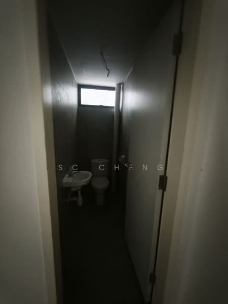 Shop / Office for Rent in Taman Pelangi (Johor Bahru) - SC Cheng - Bathroom - PropertyGuru.com.my