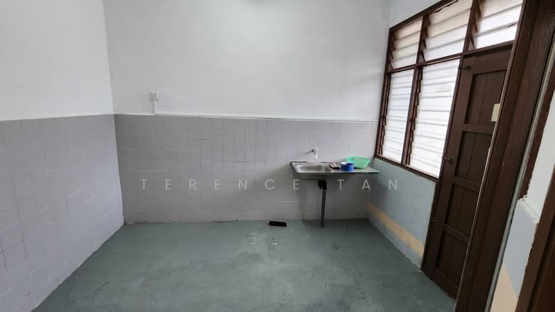 1-storey Terraced House for Sale in Johor Bahru (Johor) - Terence Tan - Kitchen - PropertyGuru.com.my