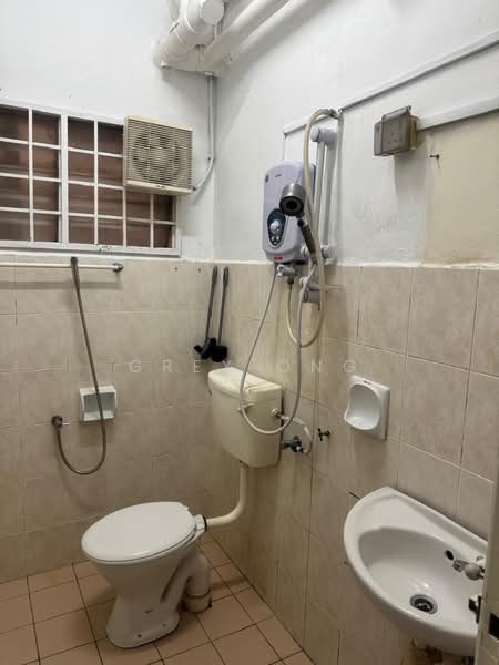 Apartment for Sale at Tropika Apartment - Grey Ong - Bathroom - PropertyGuru.com.my
