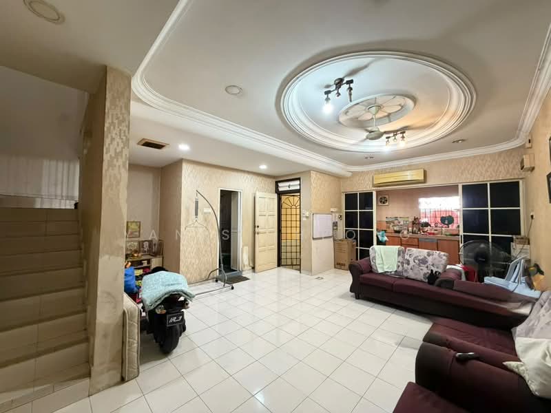 Rumah Bandar untuk Dijual di Taman Megah Kepong (Kepong) - Yanis Cheong - Living Room - PropertyGuru.com.my