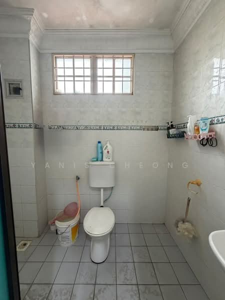 Rumah Bandar untuk Dijual di Taman Megah Kepong (Kepong) - Yanis Cheong - Bathroom - PropertyGuru.com.my