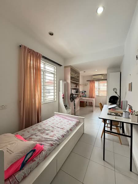 2-storey Terraced House for Sale in Taman Setia Indah (Tebrau) - Tommy Tai - Bedroom - PropertyGuru.com.my