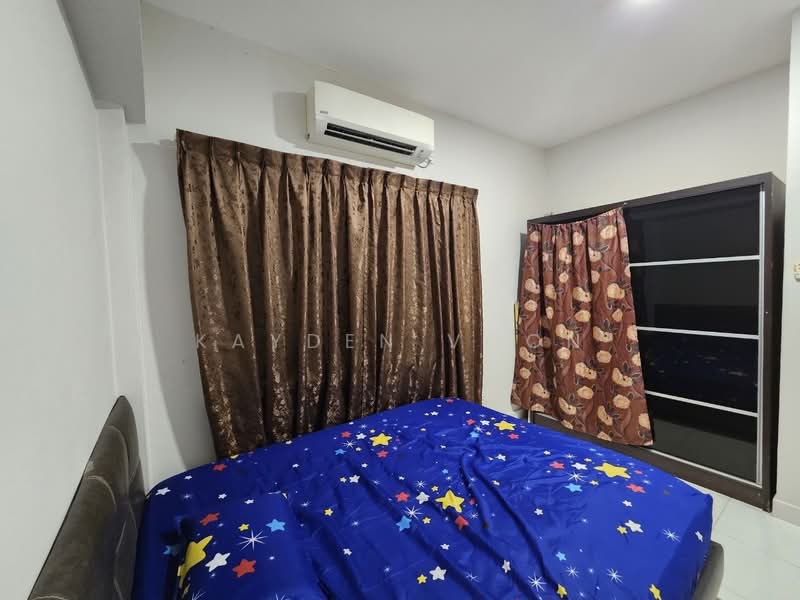 Pangsapuri untuk Dijual di Permas Ville Apartment - Kayden Voon - Bedroom - PropertyGuru.com.my