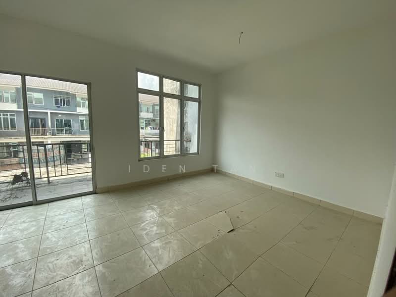 2.5-storey Terraced House for Sale in Taman Scientex Senai (Senai) - Iden Tan - Interior - PropertyGuru.com.my