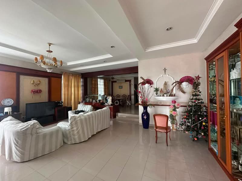 Semi-Detached House for Sale in Taman Suria (Johor Bahru) - Simpson Poh - Living Room - PropertyGuru.com.my