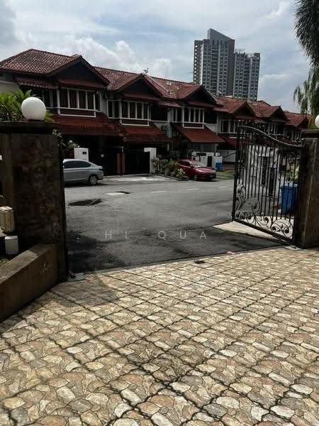 Bungalow House for Sale in Bukit Rahman Putra (Sungai Buloh) - HL Qua - wide car entrance - PropertyGuru.com.my