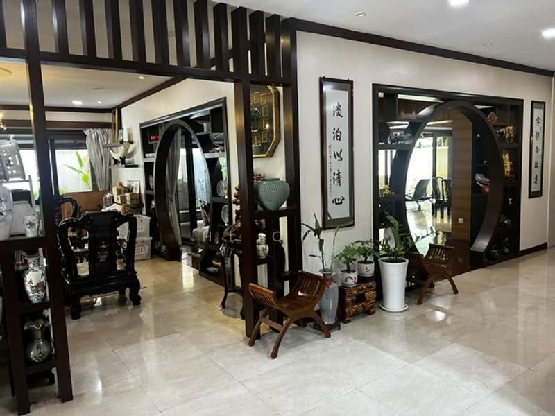 Bungalow House for Sale in Bukit Rahman Putra (Sungai Buloh) - HL Qua - living space- round-wood partition - PropertyGuru.com.my