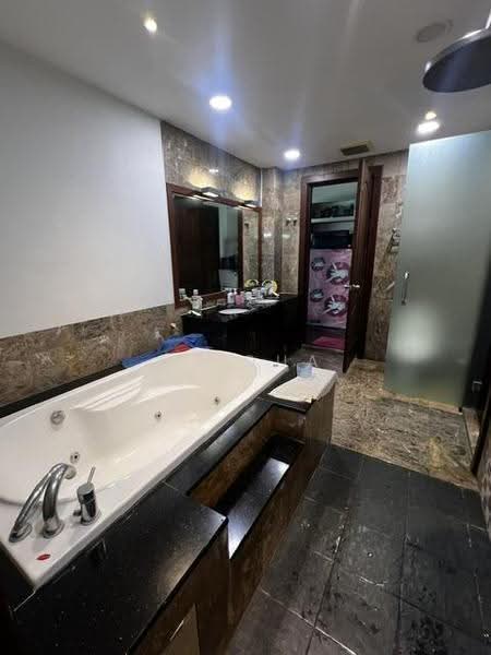 Bungalow House for Sale in Bukit Rahman Putra (Sungai Buloh) - HL Qua - jacuzzi bath tub Bathroom - PropertyGuru.com.my