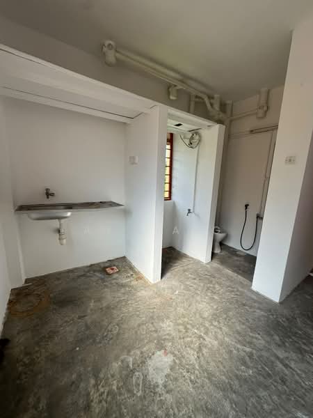 Rumah Bandar untuk Dijual di Kangkar Pulai (Skudai) - Ah Liang - Bathroom - PropertyGuru.com.my