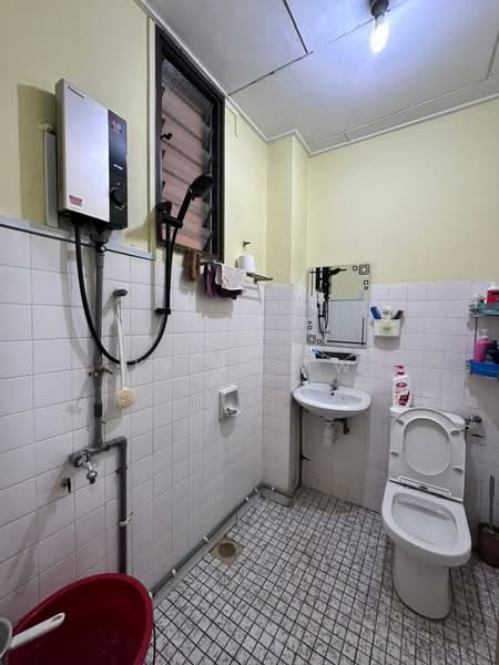 2-storey Terraced House for Sale in Taman Bukit Maluri (Kepong) - Kiing TW - Bathroom - PropertyGuru.com.my