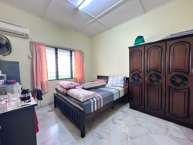 2-storey Terraced House for Sale in Taman Bukit Maluri (Kepong) - Kiing TW - Bedroom - PropertyGuru.com.my
