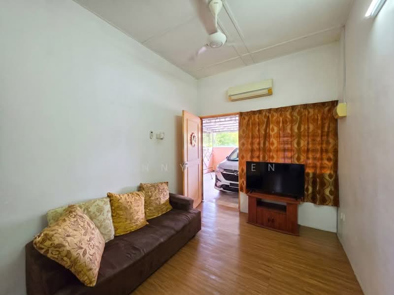 Rumah Teres 1 Tingkat untuk Dijual di Seri Margosa (Ipoh) - PENNY CHEN - Living Room - PropertyGuru.com.my