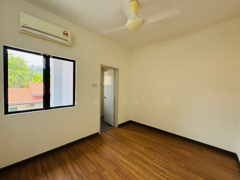 Rumah Teres 2 Tingkat untuk Dijual di Cahaya Spk (Shah Alam) - Hairi Halim - PropertyGuru.com.my