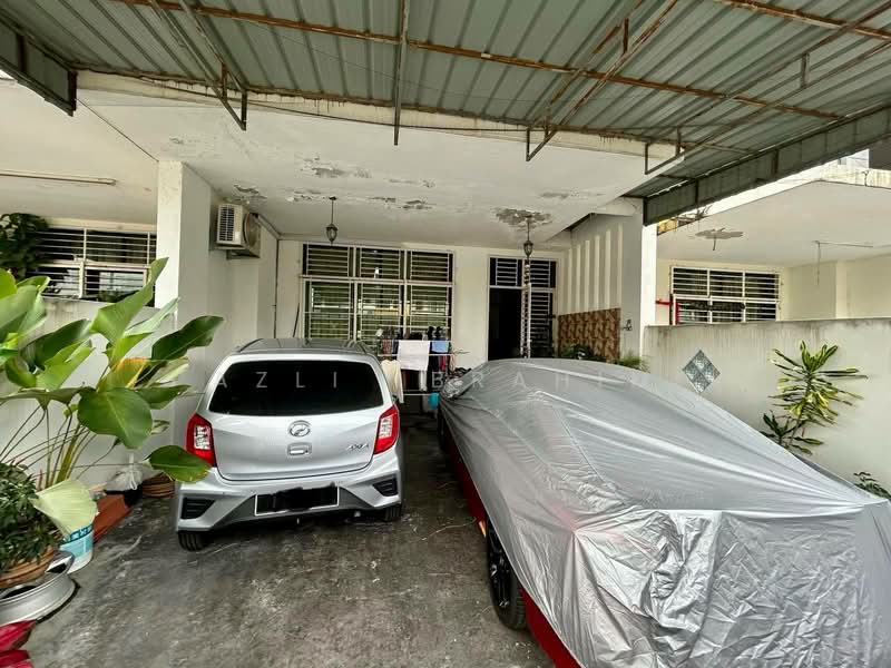 Rumah Teres 2.5 Tingkat untuk Dijual di Taman Putra Impiana (Puchong) - Azli Ibrahim - Exterior - PropertyGuru.com.my