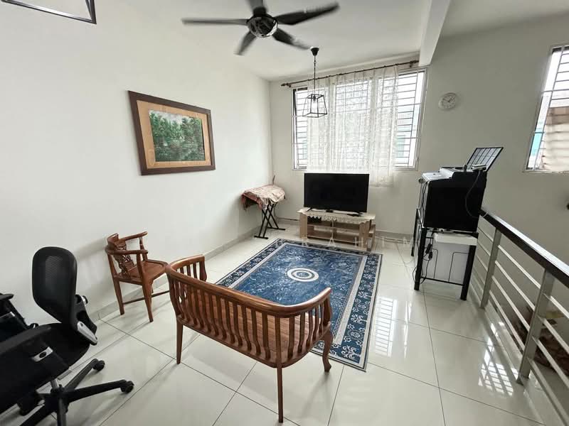 Rumah Teres 2.5 Tingkat untuk Dijual di Taman Putra Impiana (Puchong) - Azli Ibrahim - Living Room - PropertyGuru.com.my