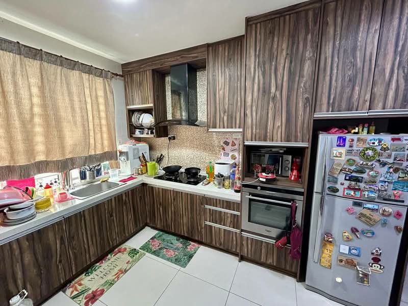 Rumah Teres 2.5 Tingkat untuk Dijual di Taman Putra Impiana (Puchong) - Azli Ibrahim - Kitchen - PropertyGuru.com.my