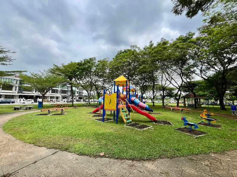 Rumah Teres 2.5 Tingkat untuk Dijual di Taman Putra Impiana (Puchong) - Azli Ibrahim - Exterior - PropertyGuru.com.my